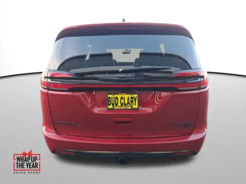 More photos of 2026 Chrysler Pacifica Limited at Auburn CDJR, WA