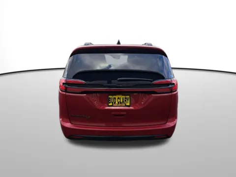 More photos of 2026 Chrysler Pacifica Select at Auburn CDJR, WA