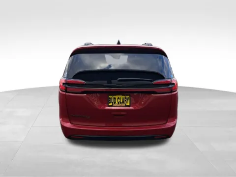 More photos of 2026 Chrysler Pacifica Select at Bud Clary Auburn CDJR, WA