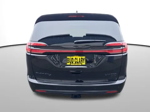 More photos of 2026 Chrysler Pacifica Limited at Auburn CDJR, WA