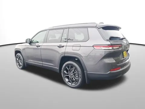 Another view of 2025 Jeep Grand Cherokee L Limited for sale in Auburn, WA at Auburn CDJR