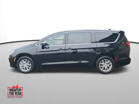 Photos of 2026 Chrysler Pacifica Select for sale in Auburn, WA at Auburn CDJR