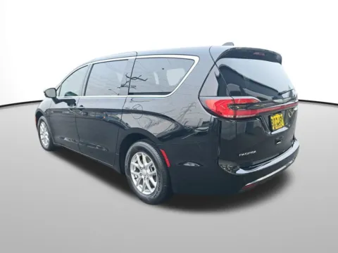 Another view of 2026 Chrysler Pacifica Select for sale in Auburn, WA at Auburn CDJR