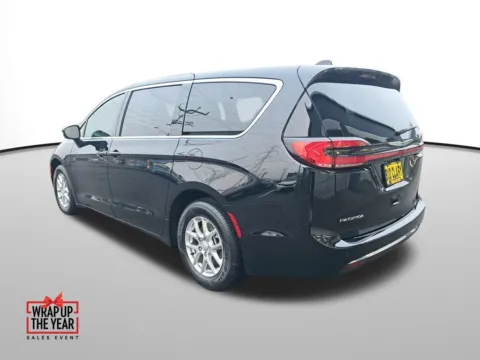 Another view of 2026 Chrysler Pacifica Select for sale in Auburn, WA at Auburn CDJR