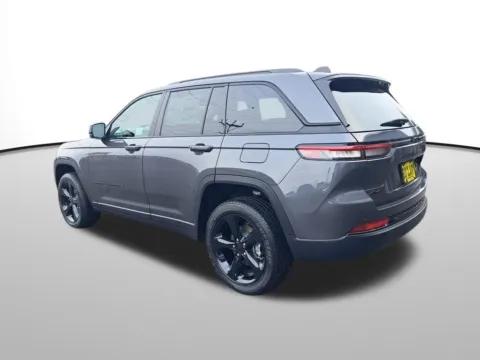 Another view of 2025 Jeep Grand Cherokee Altitude X for sale in Auburn, WA at Auburn CDJR