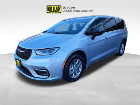 Silver 2026 Chrysler Pacifica Select for sale in Auburn, WA