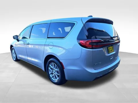 Another view of 2026 Chrysler Pacifica Select for sale in Auburn, WA at Bud Clary Auburn CDJR