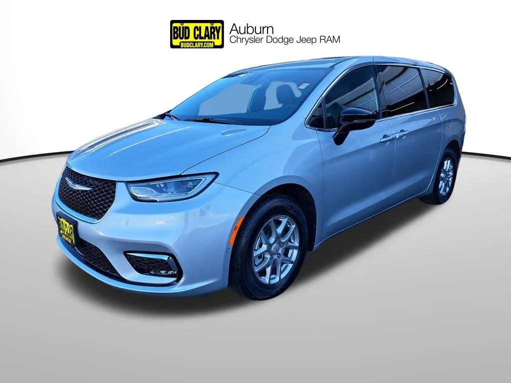 Silver 2026 Chrysler Pacifica Select for sale in Auburn, WA