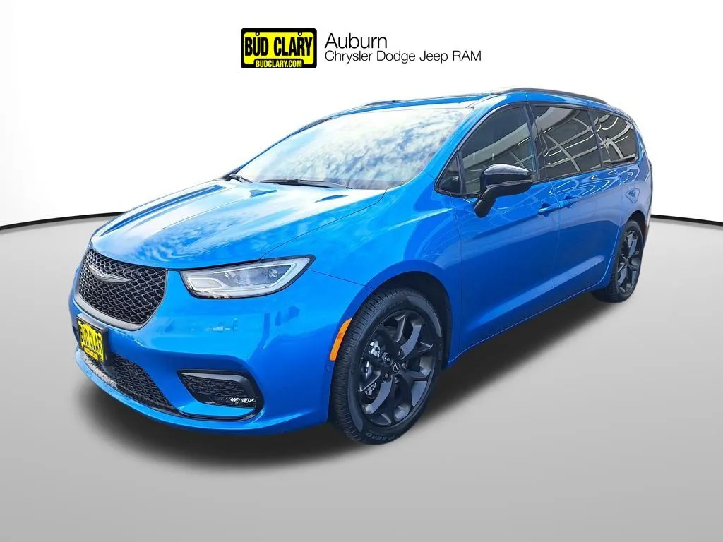 Blue 2026 Chrysler Pacifica Select for sale in Auburn, WA