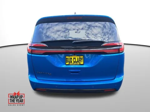 More photos of 2026 Chrysler Pacifica Select at Auburn CDJR, WA