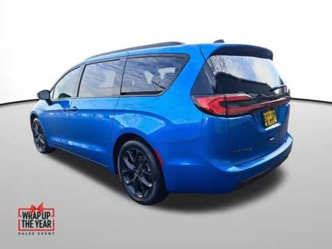 Another view of 2026 Chrysler Pacifica Select for sale in Auburn, WA at Auburn CDJR