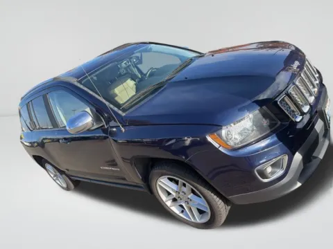 Photos of 2015 Jeep Compass Limited for sale in Auburn, WA at Auburn CDJR