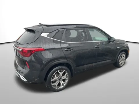 Photos of 2021 Kia Seltos EX for sale in Auburn, WA at Auburn CDJR