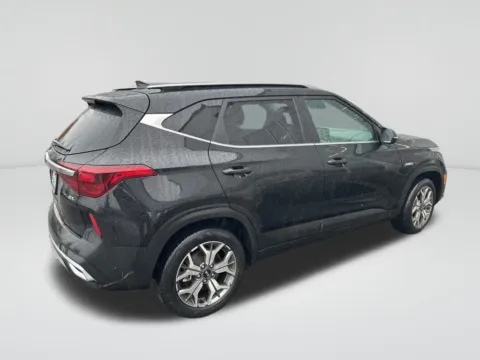 Photos of 2021 Kia Seltos EX for sale in Auburn, WA at Auburn CDJR