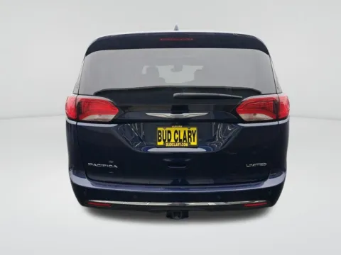 More photos of 2017 Chrysler Pacifica Limited at Auburn CDJR, WA