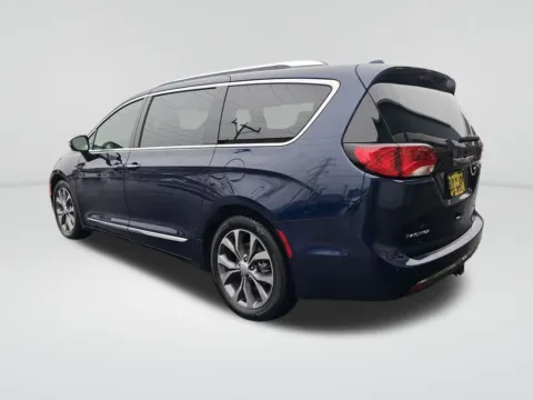 Another view of 2017 Chrysler Pacifica Limited for sale in Auburn, WA at Auburn CDJR