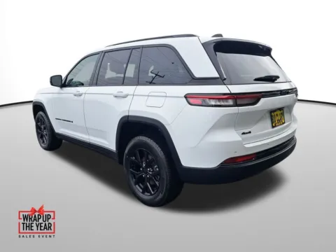 Another view of 2025 Jeep Grand Cherokee Altitude X for sale in Auburn, WA at Auburn CDJR