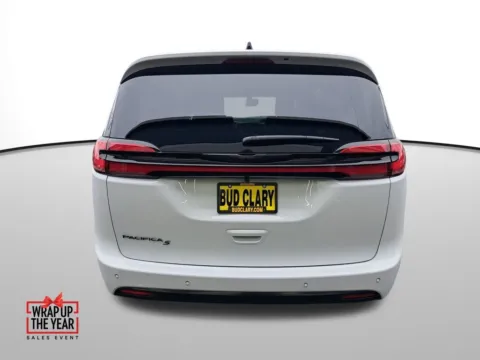More photos of 2026 Chrysler Pacifica Select at Auburn CDJR, WA
