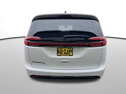 More photos of 2026 Chrysler Pacifica Select at Auburn CDJR, WA