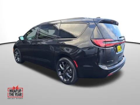 Another view of 2026 Chrysler Pacifica Select for sale in Auburn, WA at Auburn CDJR