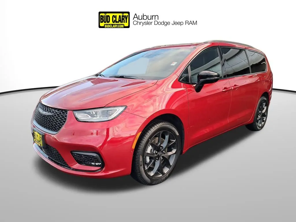 Red 2026 Chrysler Pacifica Select for sale in Auburn, WA