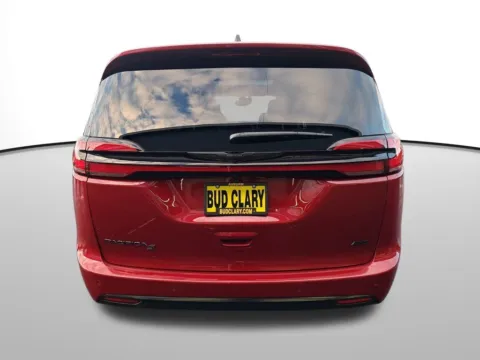 More photos of 2026 Chrysler Pacifica Select at Auburn CDJR, WA