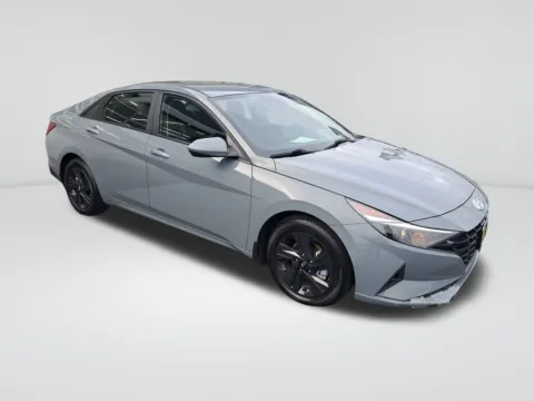 Another view of 2022 Hyundai Elantra SEL for sale in Auburn, WA at Auburn CDJR