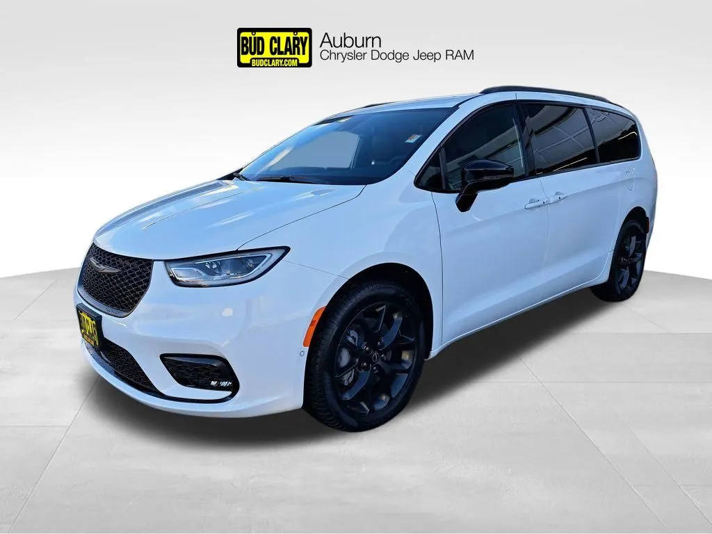 White 2026 Chrysler Pacifica Select for sale in Auburn, WA