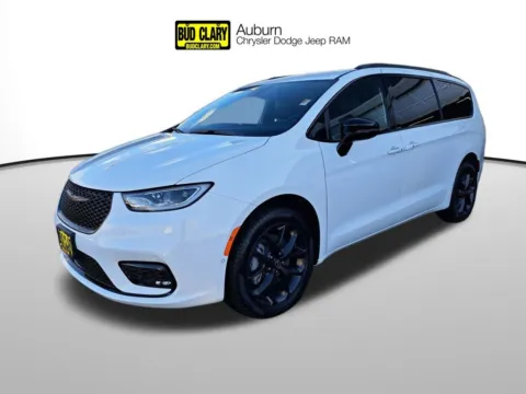 White 2026 Chrysler Pacifica Select for sale in Auburn, WA