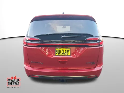 More photos of 2026 Chrysler Pacifica Limited at Auburn CDJR, WA