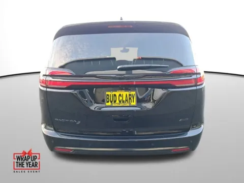 More photos of 2026 Chrysler Pacifica Select at Auburn CDJR, WA