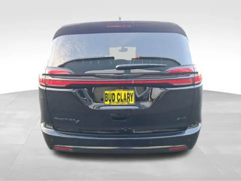 More photos of 2026 Chrysler Pacifica Select at Bud Clary Auburn CDJR, WA