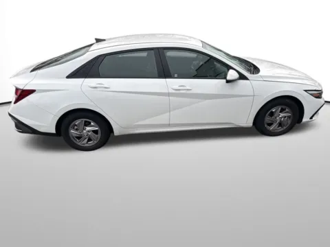 Another view of 2024 Hyundai Elantra SE for sale in Auburn, WA at Auburn CDJR