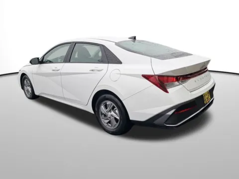 Another view of 2024 Hyundai Elantra SE for sale in Auburn, WA at Auburn CDJR