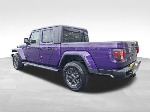 Another view of 2026 Jeep Gladiator Sport S for sale in Auburn, WA at Bud Clary Auburn CDJR
