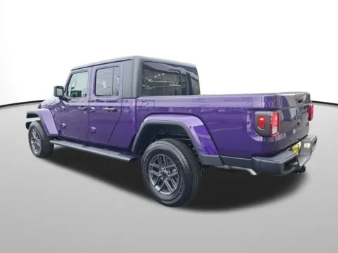 Another view of 2026 Jeep Gladiator Sport S for sale in Auburn, WA at Auburn CDJR