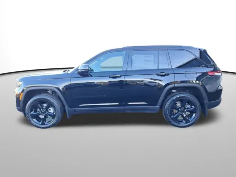 Photos of 2025 Jeep Grand Cherokee Limited for sale in Auburn, WA at Auburn CDJR