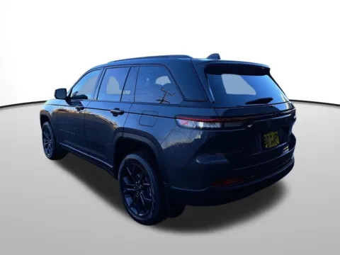 Another view of 2025 Jeep Grand Cherokee Limited for sale in Auburn, WA at Auburn CDJR