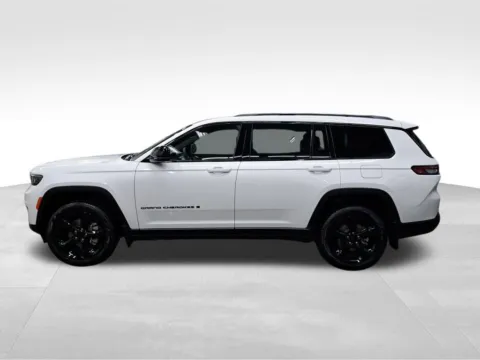 Photos of 2025 Jeep Grand Cherokee L Limited for sale in Auburn, WA at Bud Clary Auburn CDJR