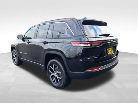 Another view of 2025 Jeep Grand Cherokee Limited for sale in Auburn, WA at Bud Clary Auburn CDJR