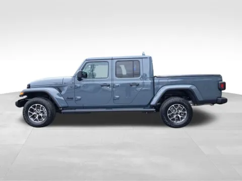 Photos of 2026 Jeep Gladiator Sport S for sale in Auburn, WA at Bud Clary Auburn CDJR
