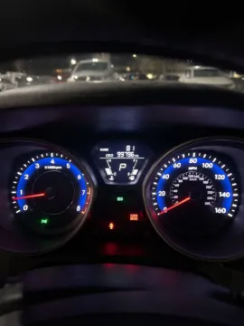 Photos of 2013 Hyundai Elantra Limited for sale in Auburn, WA at Auburn CDJR