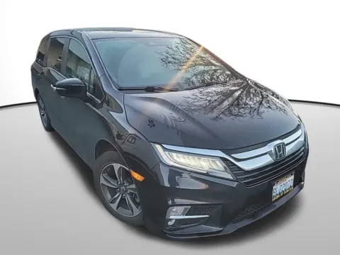 Photos of 2018 Honda Odyssey Touring for sale in Auburn, WA at Auburn CDJR