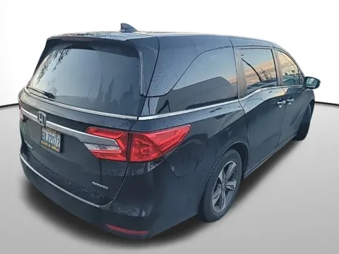 Another view of 2018 Honda Odyssey Touring for sale in Auburn, WA at Auburn CDJR