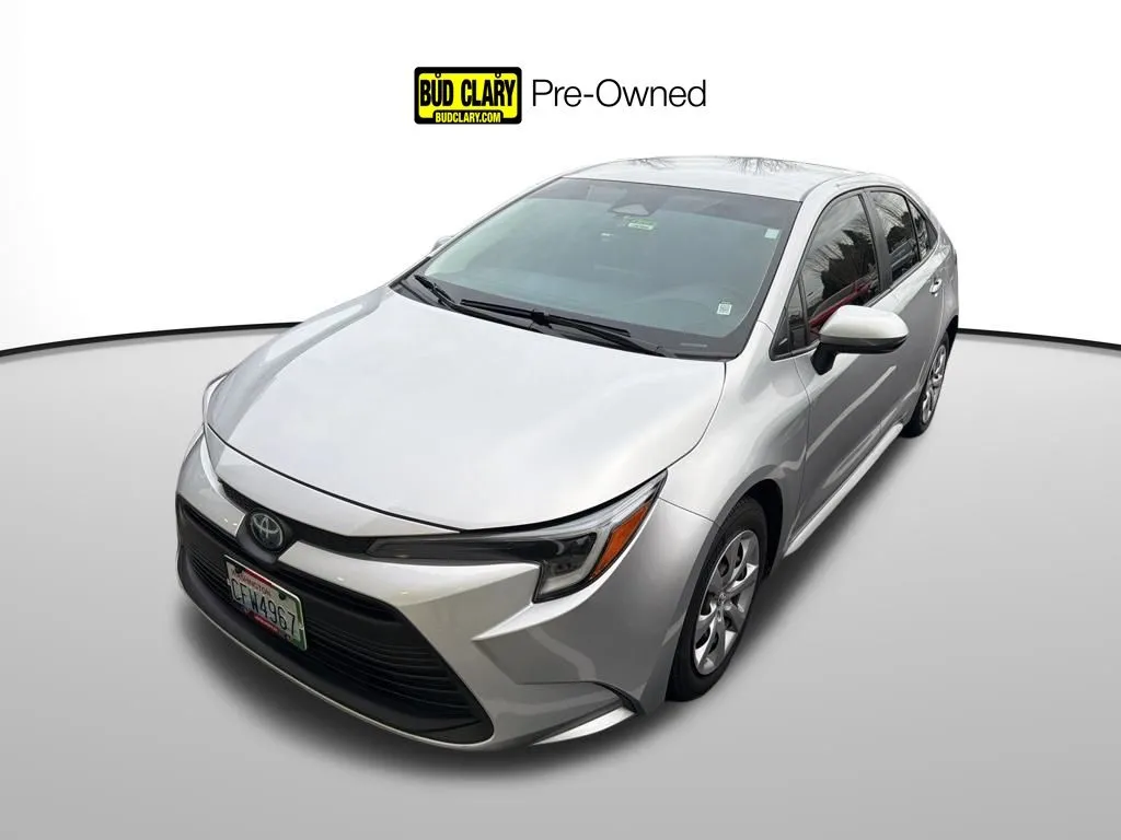 2023 Toyota Corolla LE's photo