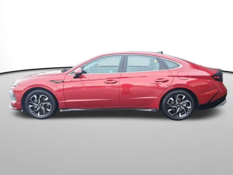 Photos of 2024 Hyundai Sonata SEL for sale in Auburn, WA at Bud Clary Auburn CDJR