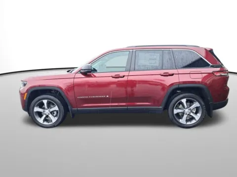 Photos of 2026 Jeep Grand Cherokee Limited for sale in Auburn, WA at Bud Clary Auburn CDJR