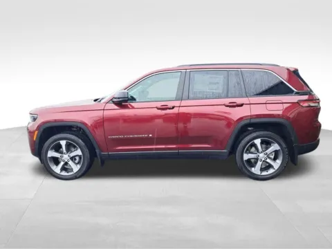 Photos of 2026 Jeep Grand Cherokee Limited for sale in Auburn, WA at Bud Clary Auburn CDJR