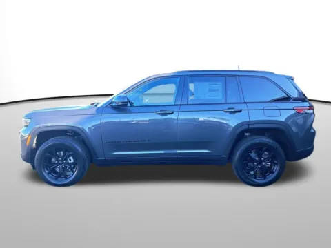 Photos of 2025 Jeep Grand Cherokee for sale in Auburn, WA at Bud Clary Auburn CDJR