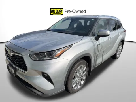 Silver 2020 Toyota Highlander Hybrid Limited for sale in Auburn, WA